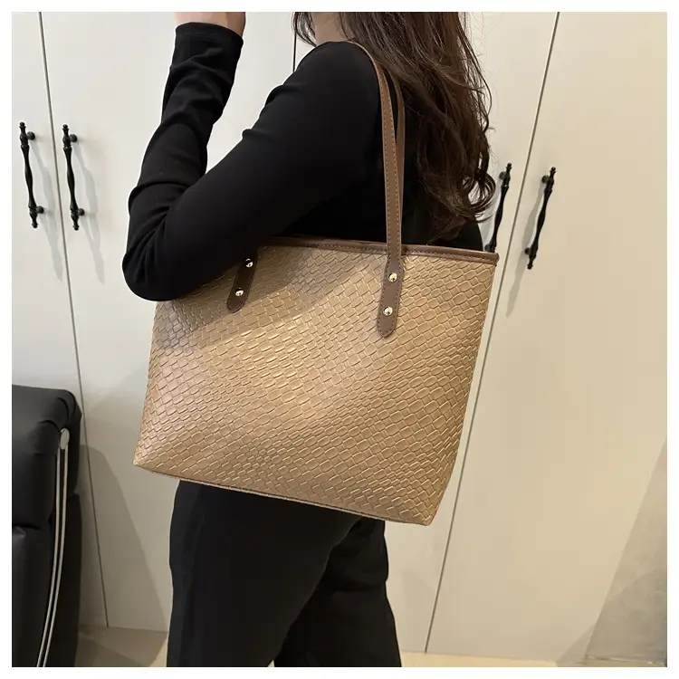 Women's Large Capacity Beige Leather Tote Bag — feature 15