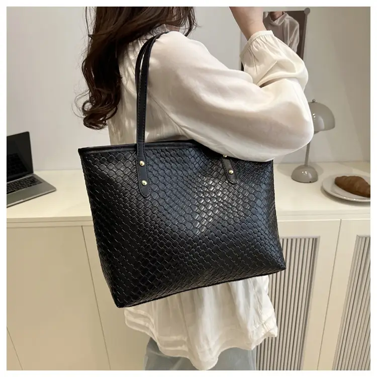 Women's Large Capacity Beige Leather Tote Bag — feature 16