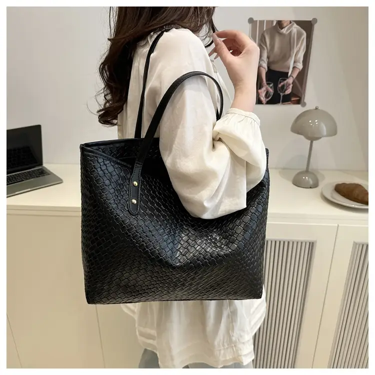 Women's Large Capacity Beige Leather Tote Bag — feature 17