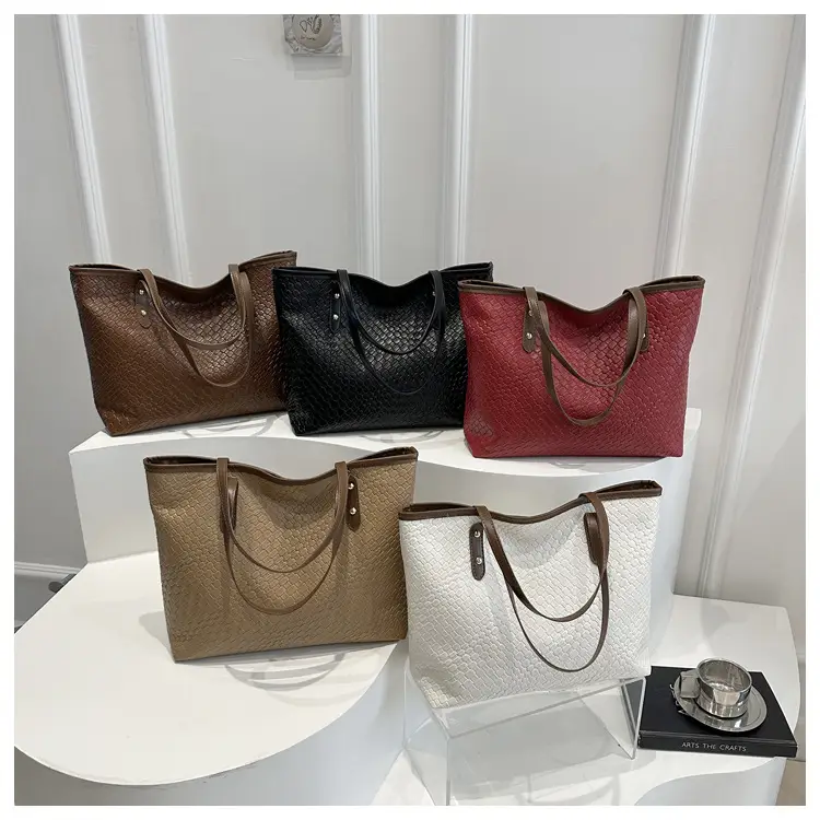 Women's Large Capacity Beige Leather Tote Bag — feature 18