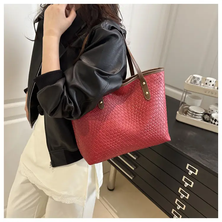 Women's Large Capacity Beige Leather Tote Bag — feature 8