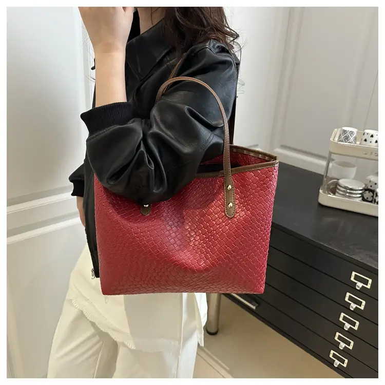 Women's Large Capacity Beige Leather Tote Bag — feature 9