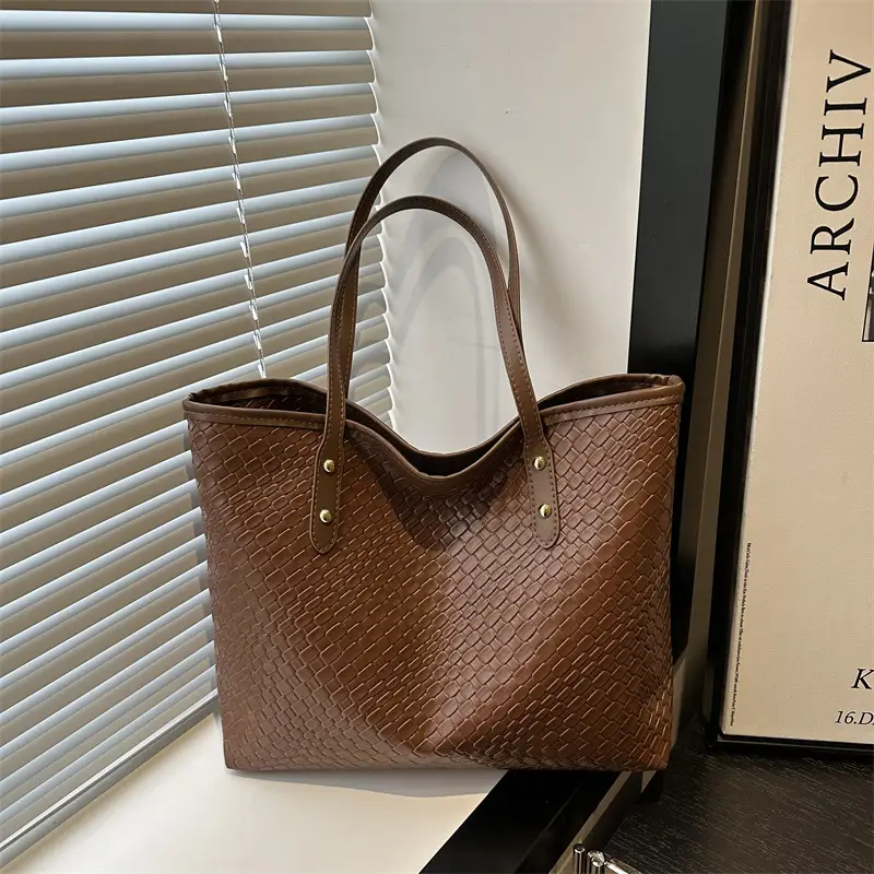 Women's Large Capacity Beige Leather Tote Bag - Image 3