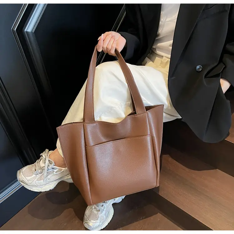 Women Cross-Border Large Capacity Tote Bag Tan 2026 — feature 12