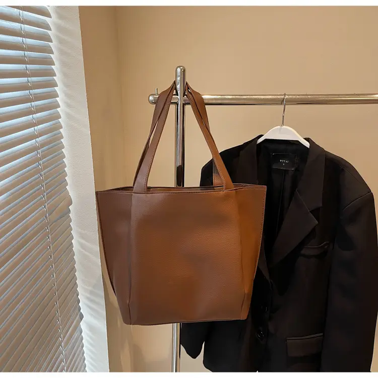 Women Cross-Border Large Capacity Tote Bag Tan 2026 — feature 42