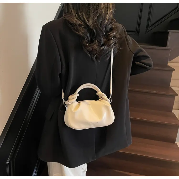 Stylish Silver Pleated Shoulder Bag for Women 2025 — feature 11