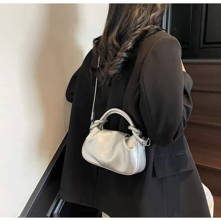 Stylish Silver Pleated Shoulder Bag for Women 2025 — feature 13
