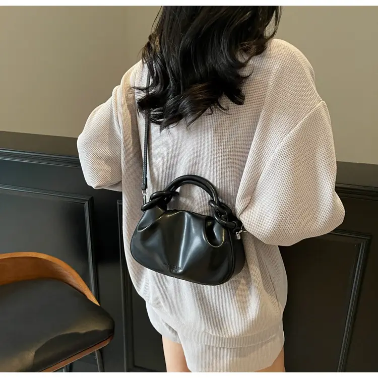 Stylish Silver Pleated Shoulder Bag for Women 2025 — feature 16