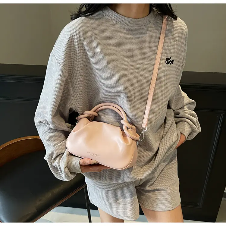 Stylish Silver Pleated Shoulder Bag for Women 2025 — feature 18