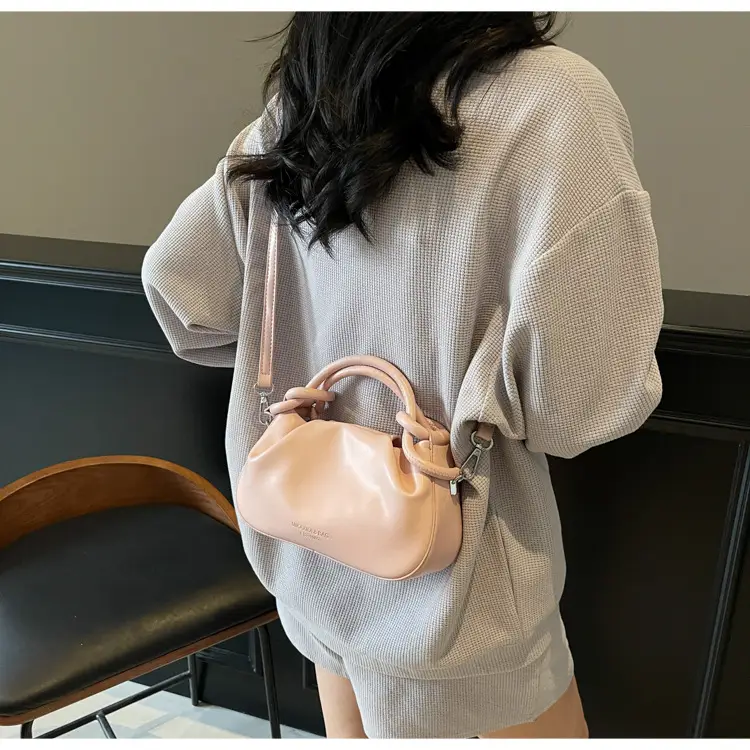 Stylish Silver Pleated Shoulder Bag for Women 2025 — feature 19