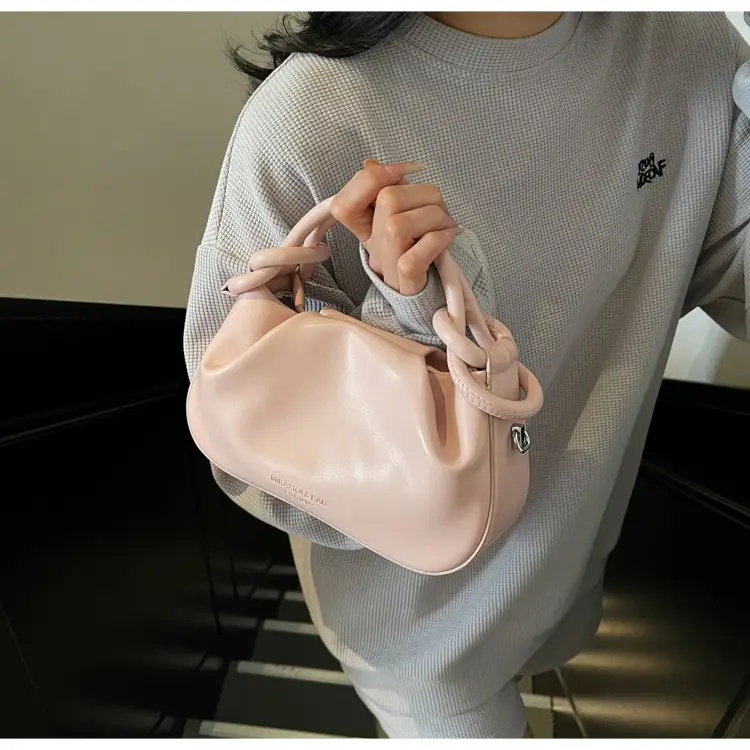 Stylish Silver Pleated Shoulder Bag for Women 2025 — feature 21