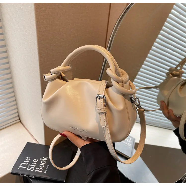 Stylish Silver Pleated Shoulder Bag for Women 2025 — feature 31