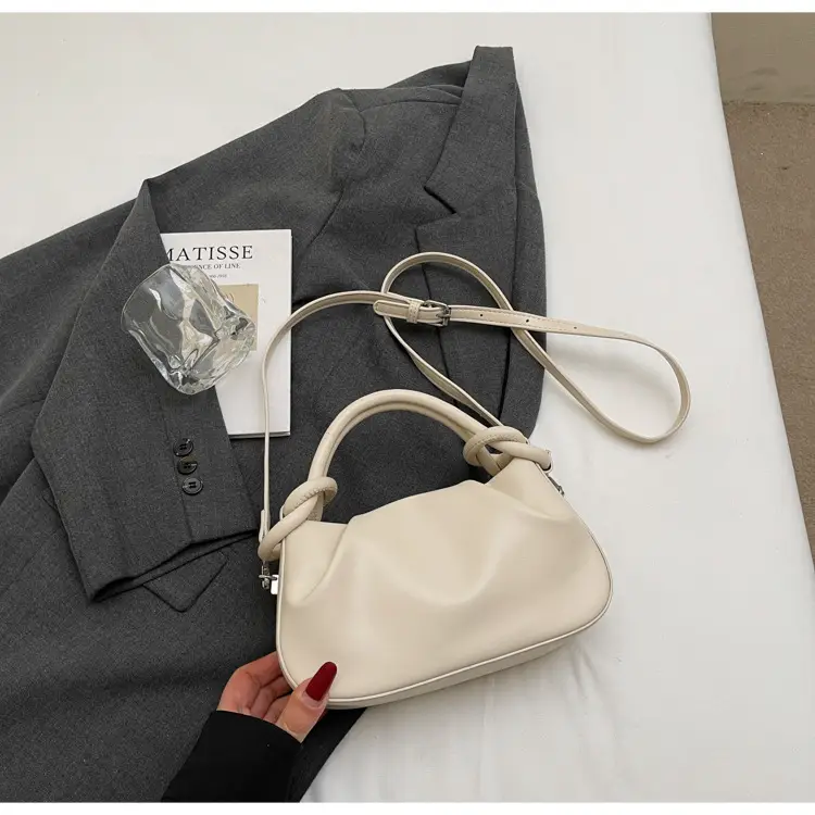 Stylish Silver Pleated Shoulder Bag for Women 2025 — feature 33