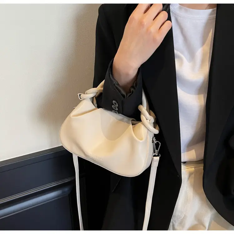 Stylish Silver Pleated Shoulder Bag for Women 2025 — feature 9