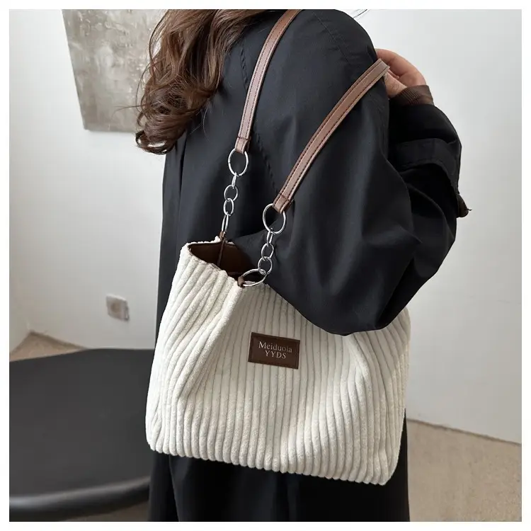 Women's Fleece Chain Shoulder Bag 2024 Brown Beige — feature 26