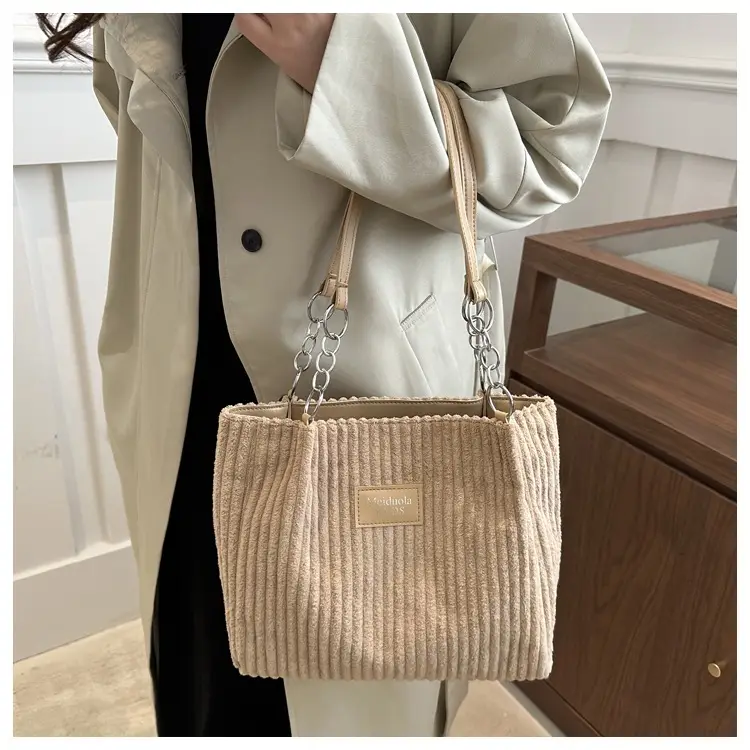 Women's Fleece Chain Shoulder Bag 2024 Brown Beige — feature 29