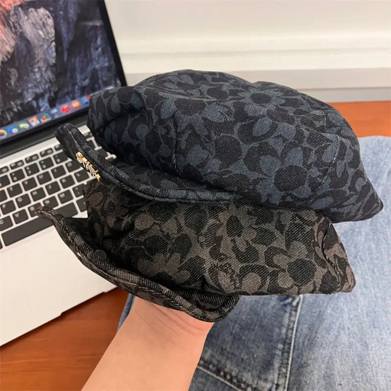 Black Jacquard Face-Slimming Cycling Cap for Women — feature 3