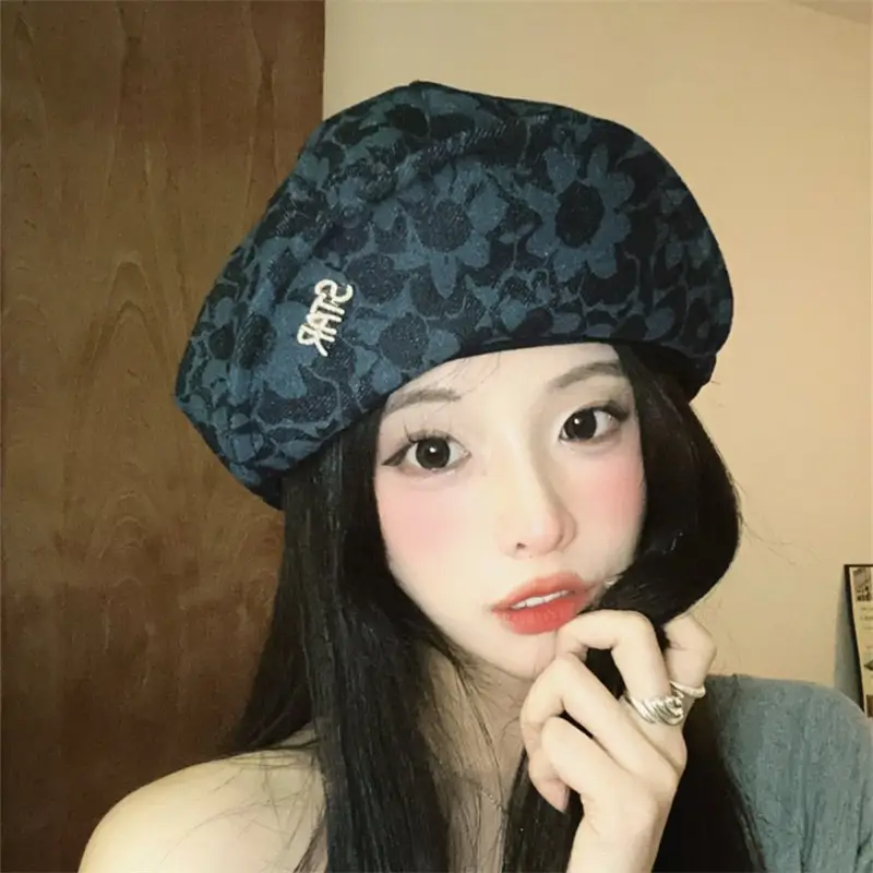 Black Jacquard Face-Slimming Cycling Cap for Women — feature 5