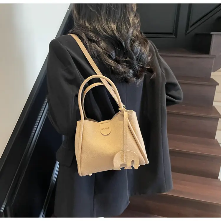 Women Crossbody Bag Tan Leather 2025 New Fashion — feature 9