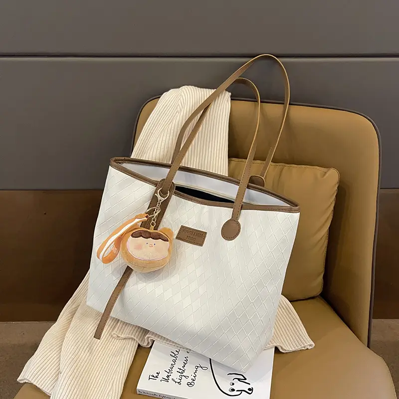 Women's White Canvas Shoulder Bag with Leather Strap - Image 8