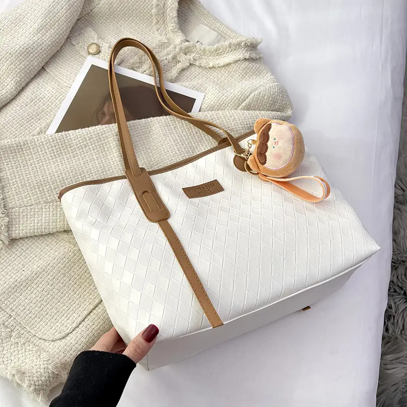 Women's White Canvas Shoulder Bag with Leather Strap - Image 4