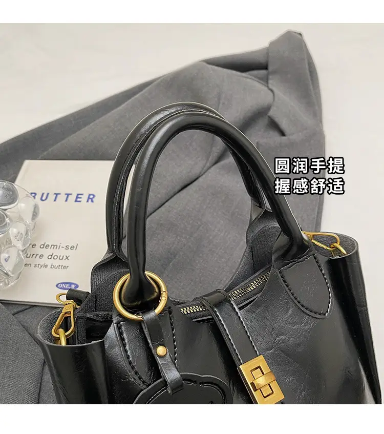 Red Leather Shoulder Bag for Women 2025 — feature 10