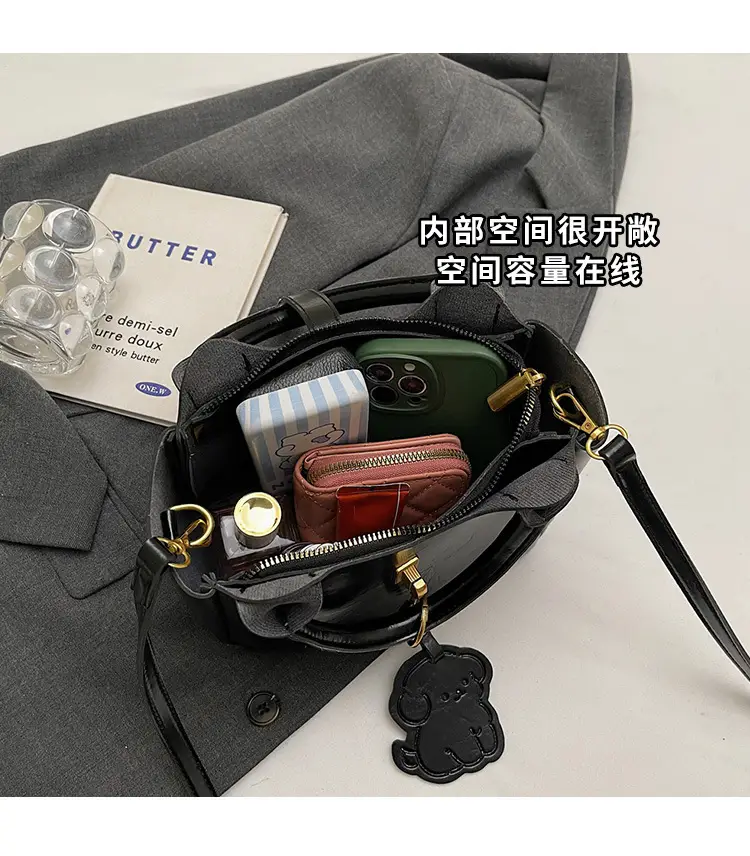 Red Leather Shoulder Bag for Women 2025 — feature 12