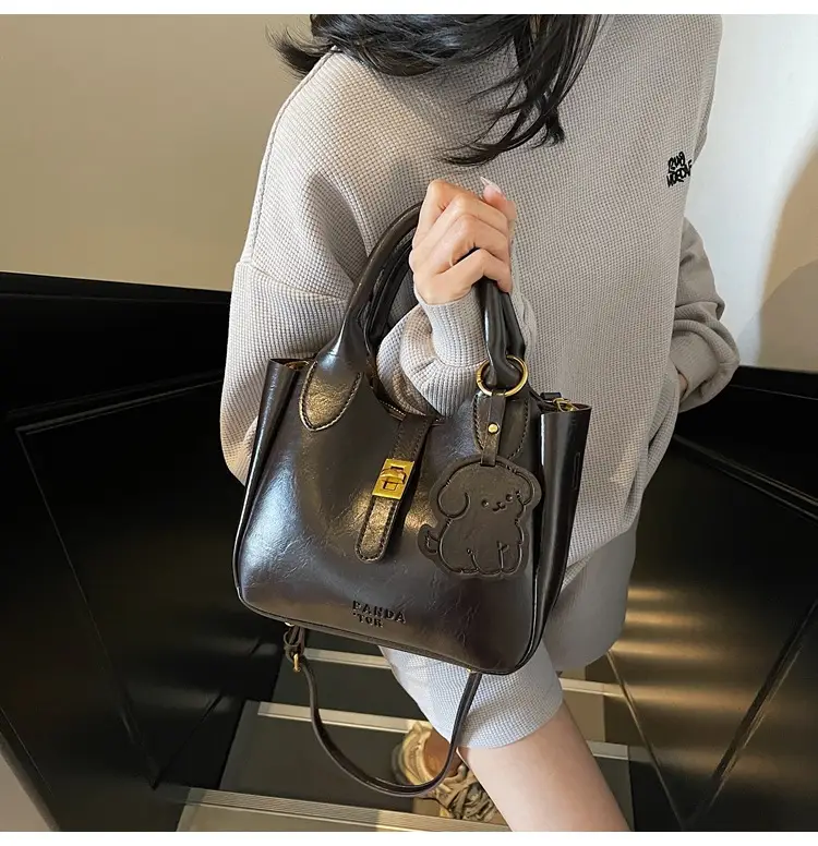 Red Leather Shoulder Bag for Women 2025 — feature 14