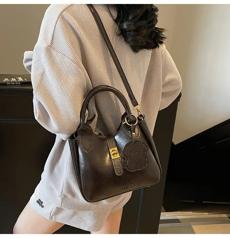 Red Leather Shoulder Bag for Women 2025 — feature 16