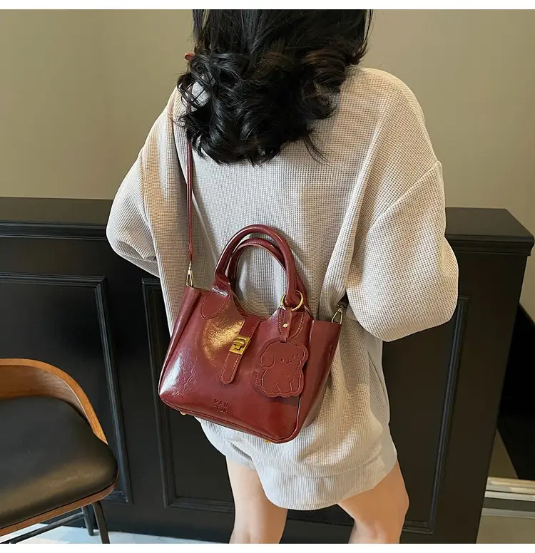 Red Leather Shoulder Bag for Women 2025 — feature 21