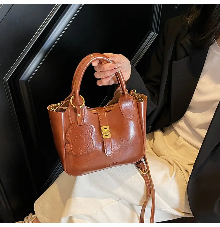 Red Leather Shoulder Bag for Women 2025 — feature 23
