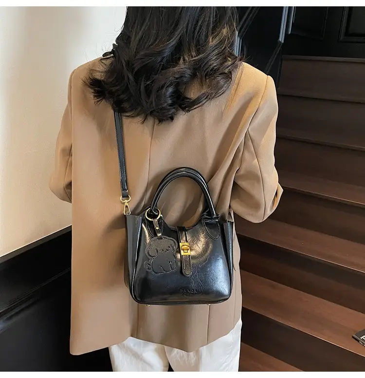 Red Leather Shoulder Bag for Women 2025 — feature 28