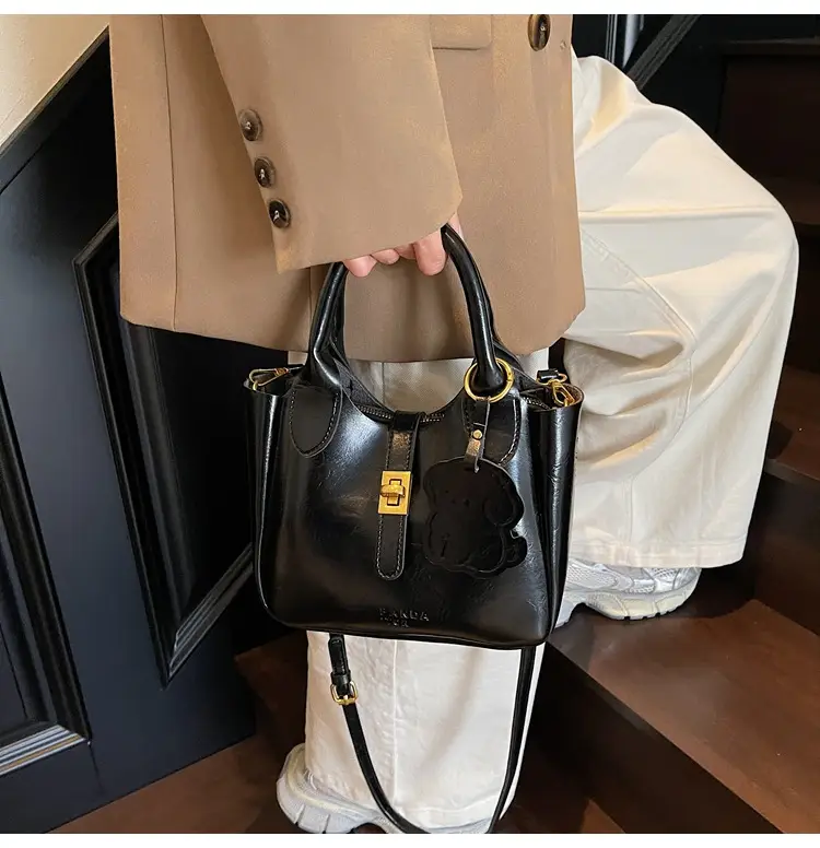 Red Leather Shoulder Bag for Women 2025 — feature 29