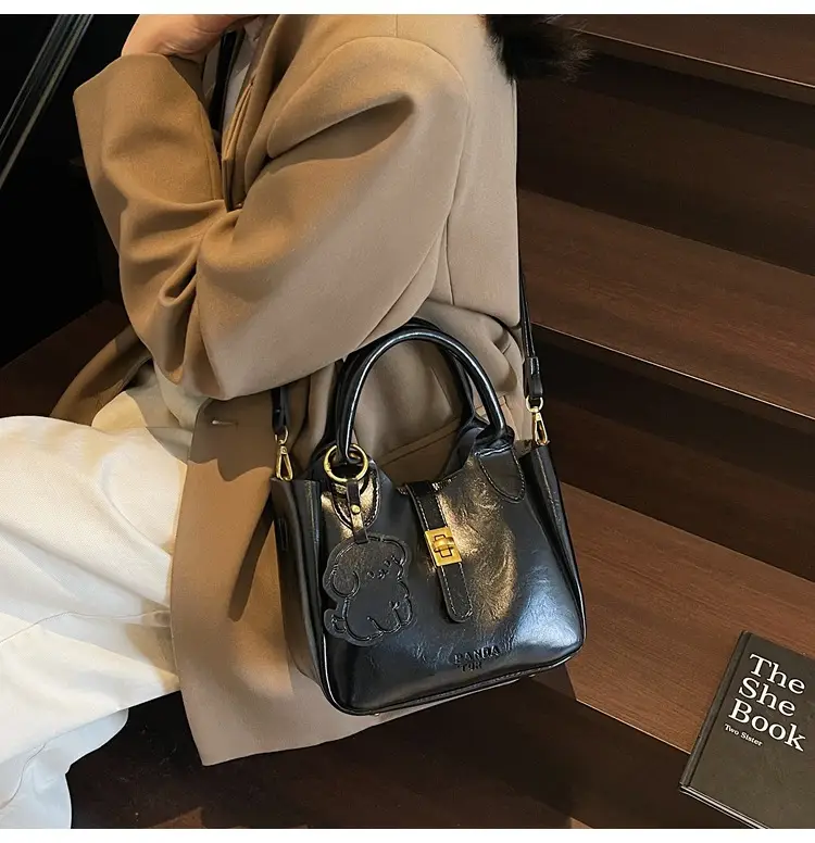 Red Leather Shoulder Bag for Women 2025 — feature 30