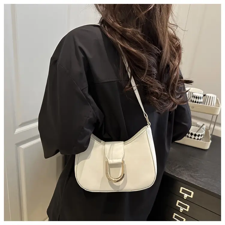 Women's White Leather Shoulder Bag 2025 Spring — feature 11