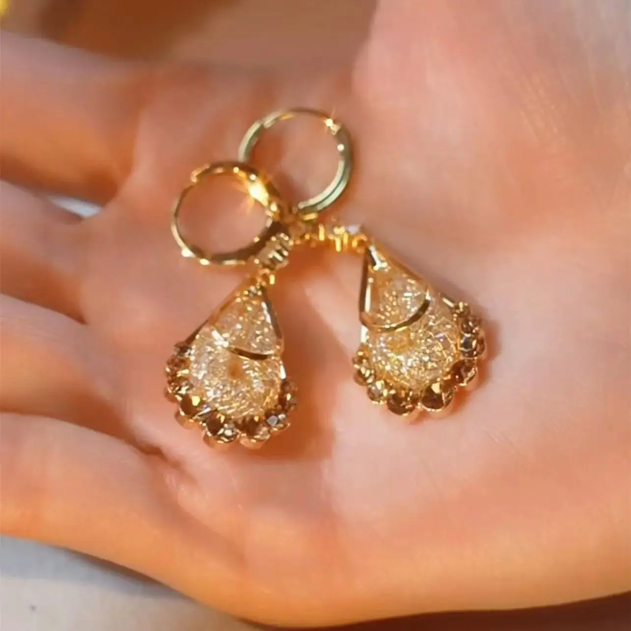 Gold Wire Mesh Crystal Water Drop Earrings for Women — feature 3