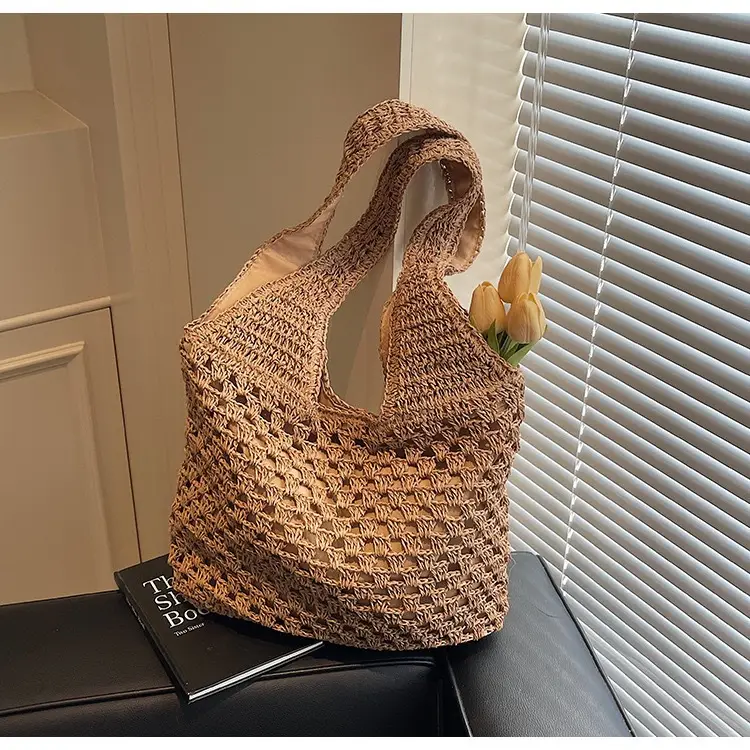 Women's Handmade Woven Straw Bag Large Capacity Travel Beach Bag - Image 5