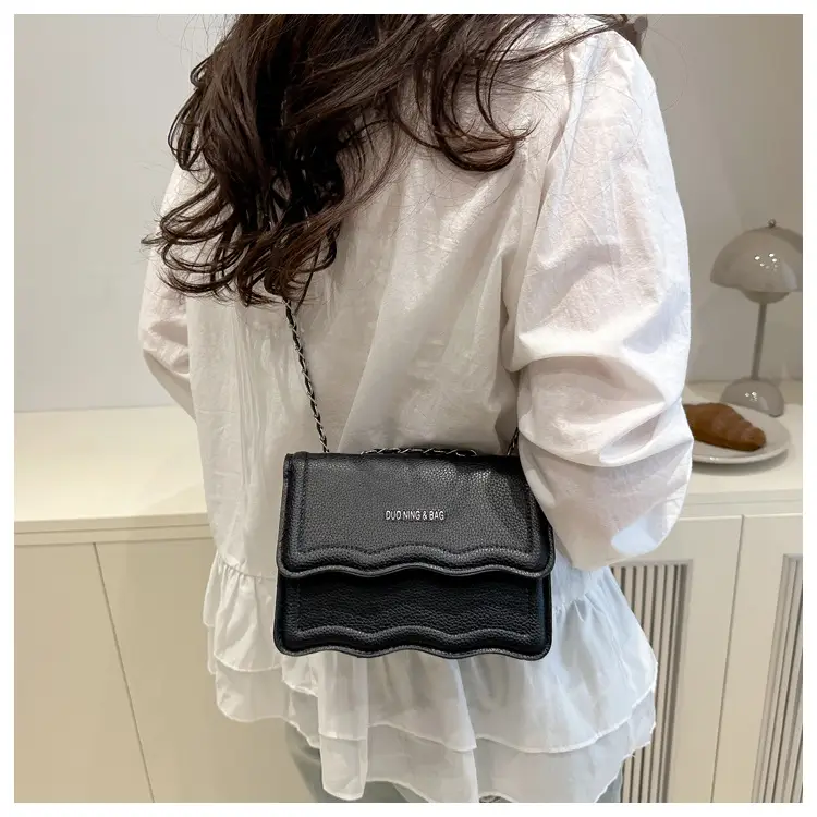 Vintage Lace Shoulder Bag Brown Chain Crossbody — feature 10