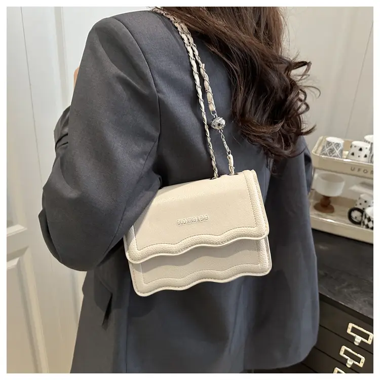 Vintage Lace Shoulder Bag Brown Chain Crossbody — feature 13