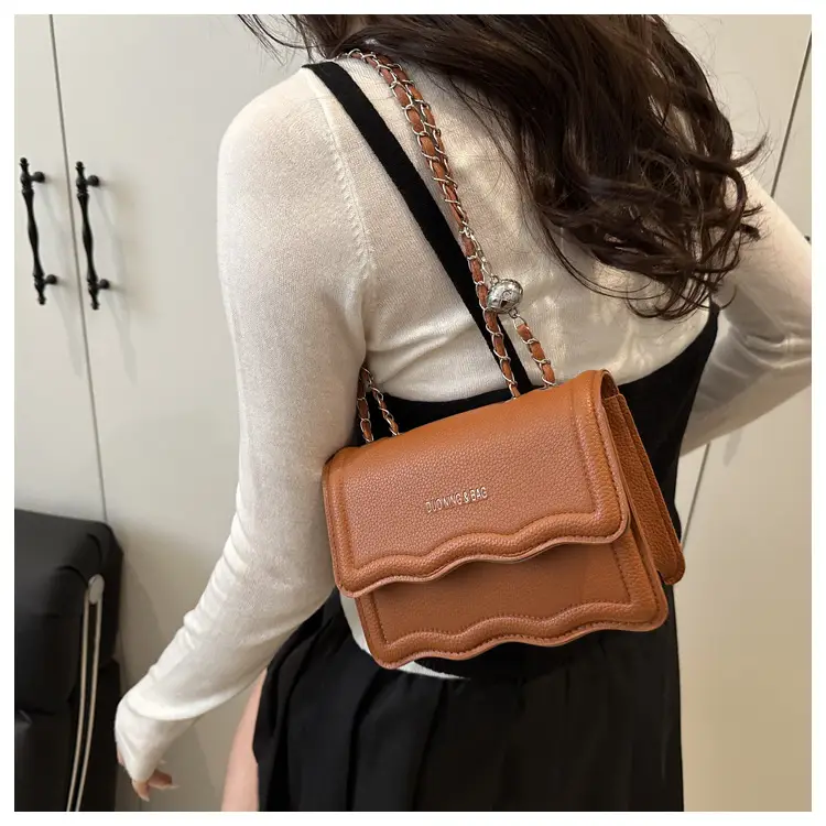 Vintage Lace Shoulder Bag Brown Chain Crossbody — feature 14