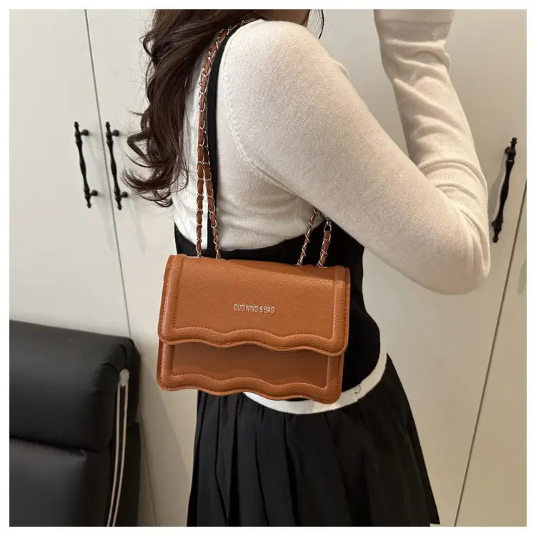 Vintage Lace Shoulder Bag Brown Chain Crossbody — feature 15