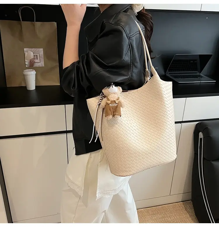 Women Woven Shoulder Bag Beige 2026 New Summer — feature 11