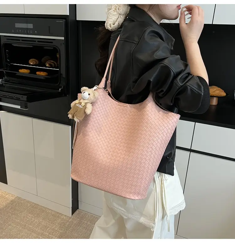 Women Woven Shoulder Bag Beige 2026 New Summer — feature 15