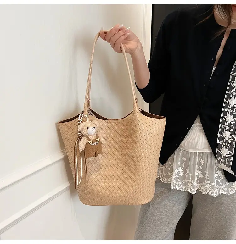 Women Woven Shoulder Bag Beige 2026 New Summer — feature 19