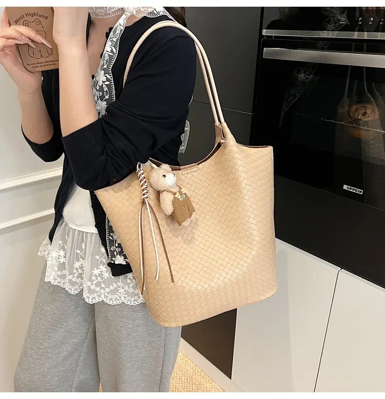 Women Woven Shoulder Bag Beige 2026 New Summer — feature 20