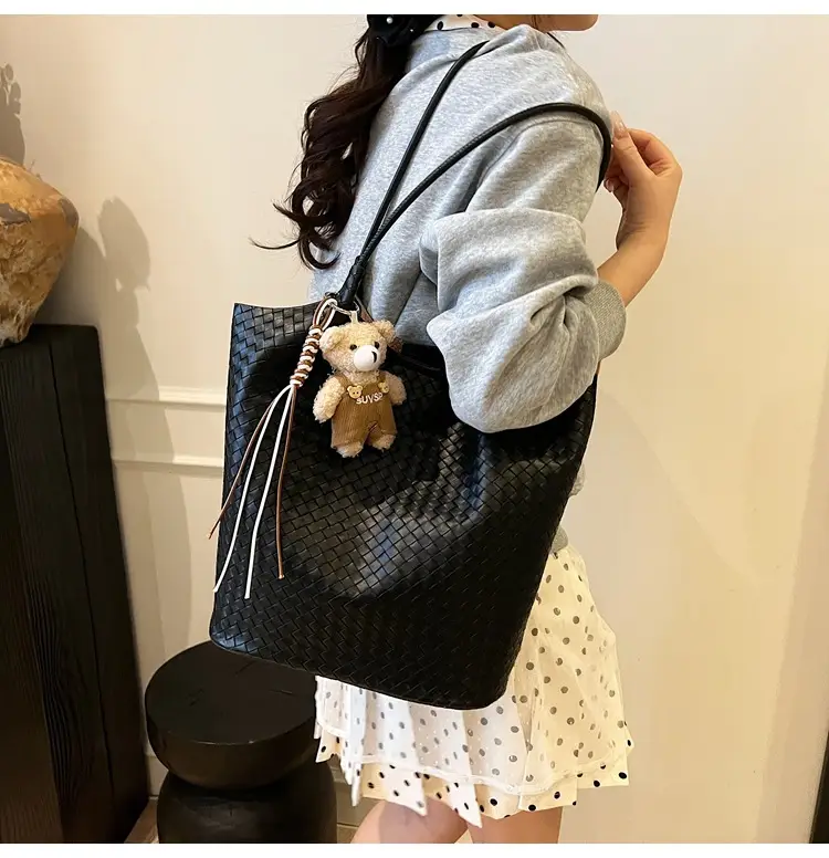 Women Woven Shoulder Bag Beige 2026 New Summer — feature 25