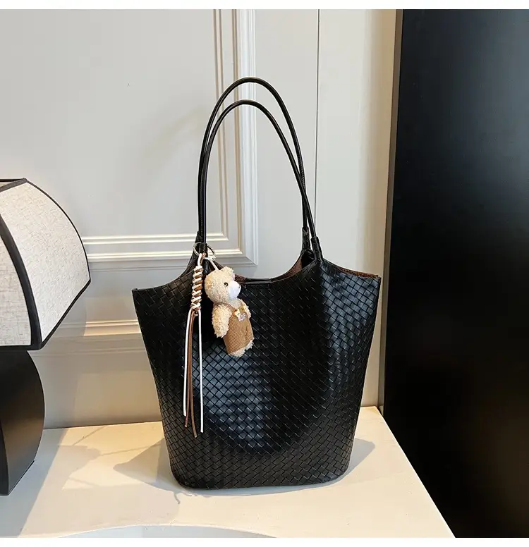Women Woven Shoulder Bag Beige 2026 New Summer — feature 33