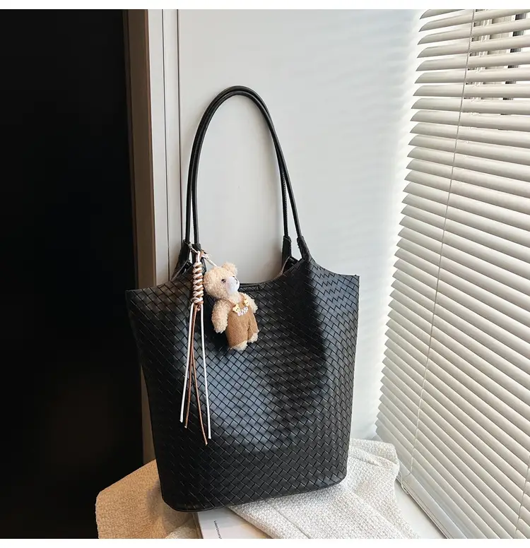 Women Woven Shoulder Bag Beige 2026 New Summer — feature 34