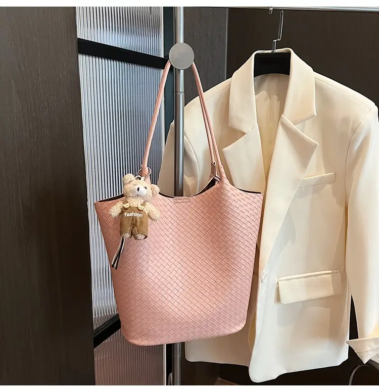 Women Woven Shoulder Bag Beige 2026 New Summer — feature 40