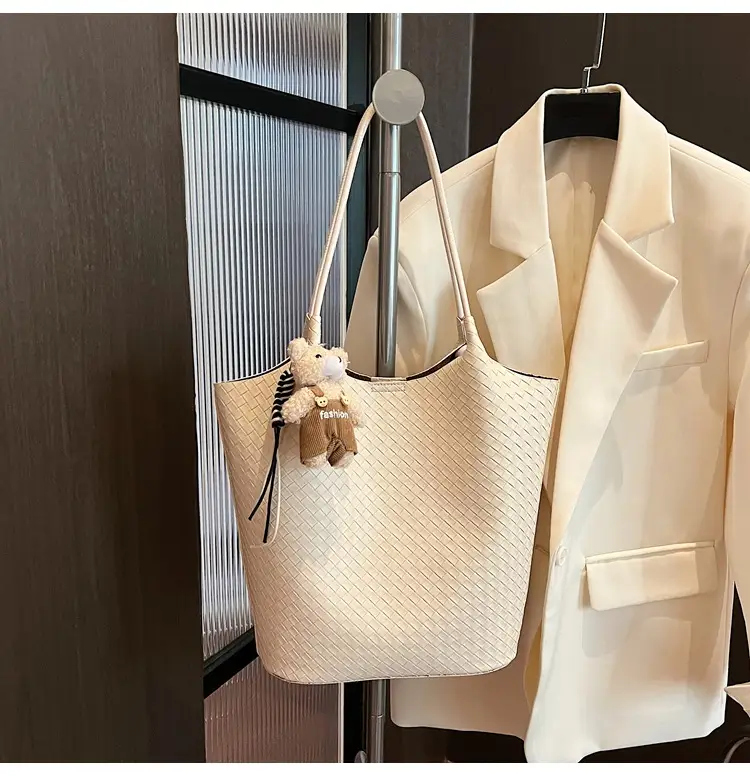 Women Woven Shoulder Bag Beige 2026 New Summer — feature 41
